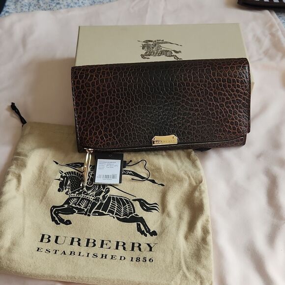 Burberry pebbled brown leather clutch - Picture 2 of 12